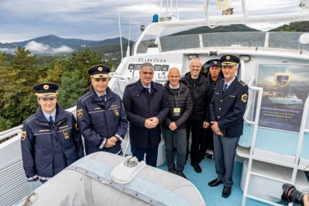 Slovesnost ob odprtju policijskega čolna P-111 za obiskovalce, foto Simon Avsec (2)